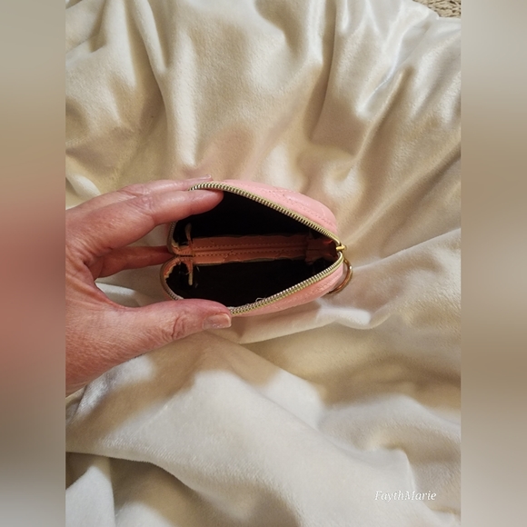 Quilted Pink Decor Coin/Earbud Purse - Picture 4 of 5